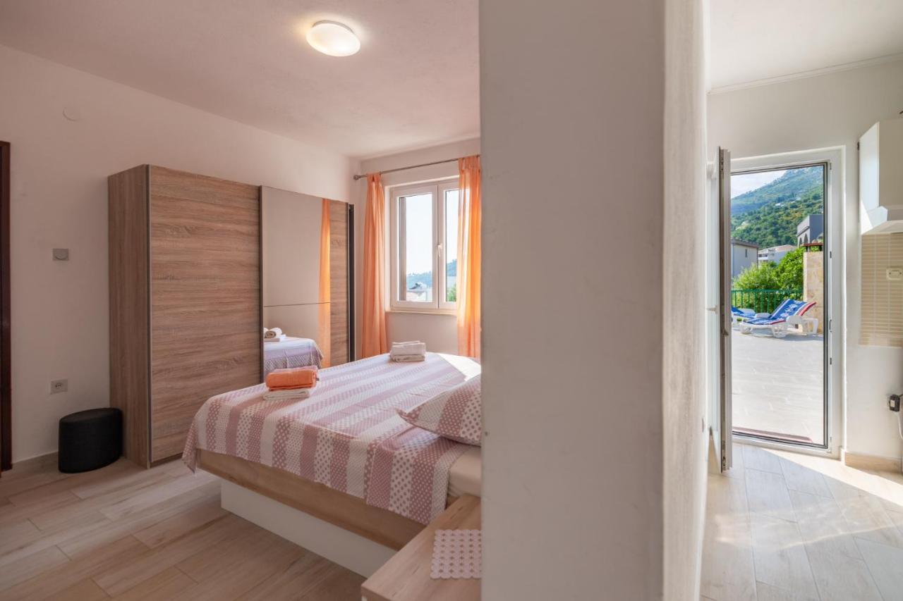 Navis Sea View Apartment With Pool Makarska Exteriör bild
